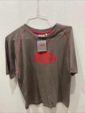 Men’s Short Sleeve Crewneck T‑Shirt in Brown with Red Accent